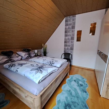 Ferienwohnung Sonja Mit Garten Und Freisitz Steinwiesen Экстерьер фото